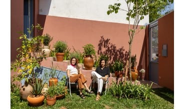 Uma casa desenhada para viver o verde no cotidiano
