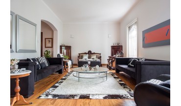 Conceito wabi-sabi invade sobrado de 350m²
