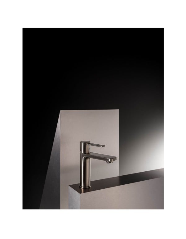 Misturador Monocomando para Lavatorio de Mesa Bica Baixa com Cartucho Ceramico Linha Roca Teras em Metal Aco Escovado Stainless Steel Finish A5A325FSMC