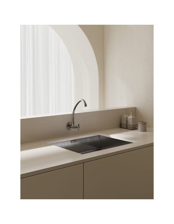 Torneira de Parede para Cozinha com Bica Alta Tubular Movel em Arco e Acionamento em Cruzeta Acabamento Cromado Brilhante Linha One Roca B5008CKCR3